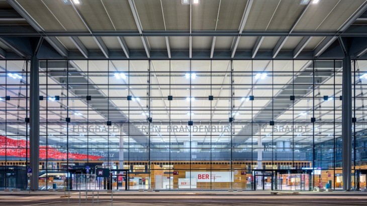Flughafen Berlin Brandenburg (BER) Flughafen Berlin Brandenburg (BER)